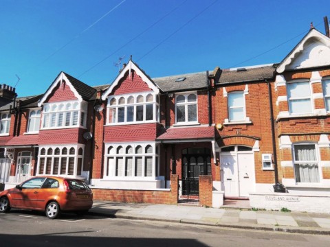 Merton Avenue, Chiswick