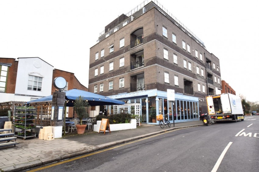 Images for Chiswick W4