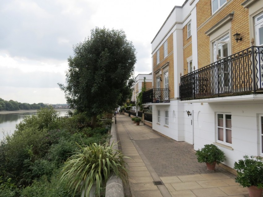 Images for Thames Crescent, W4