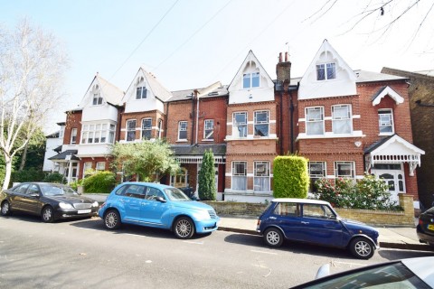 Ennismore Avenue, Chiswick