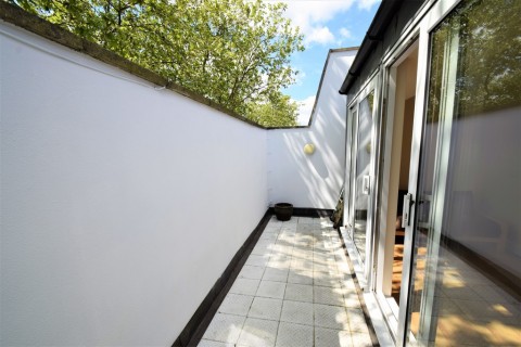 Chiswick High Road, W4