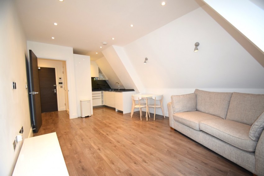 Images for Kew Bridge Road