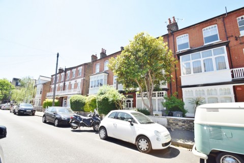 Ennismore Avenue, Chiswick